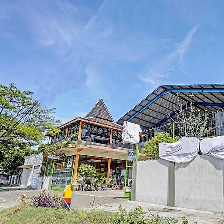 Oyo 90943 Mochi 88 Homestay Probolinggo Dış mekan fotoğraf