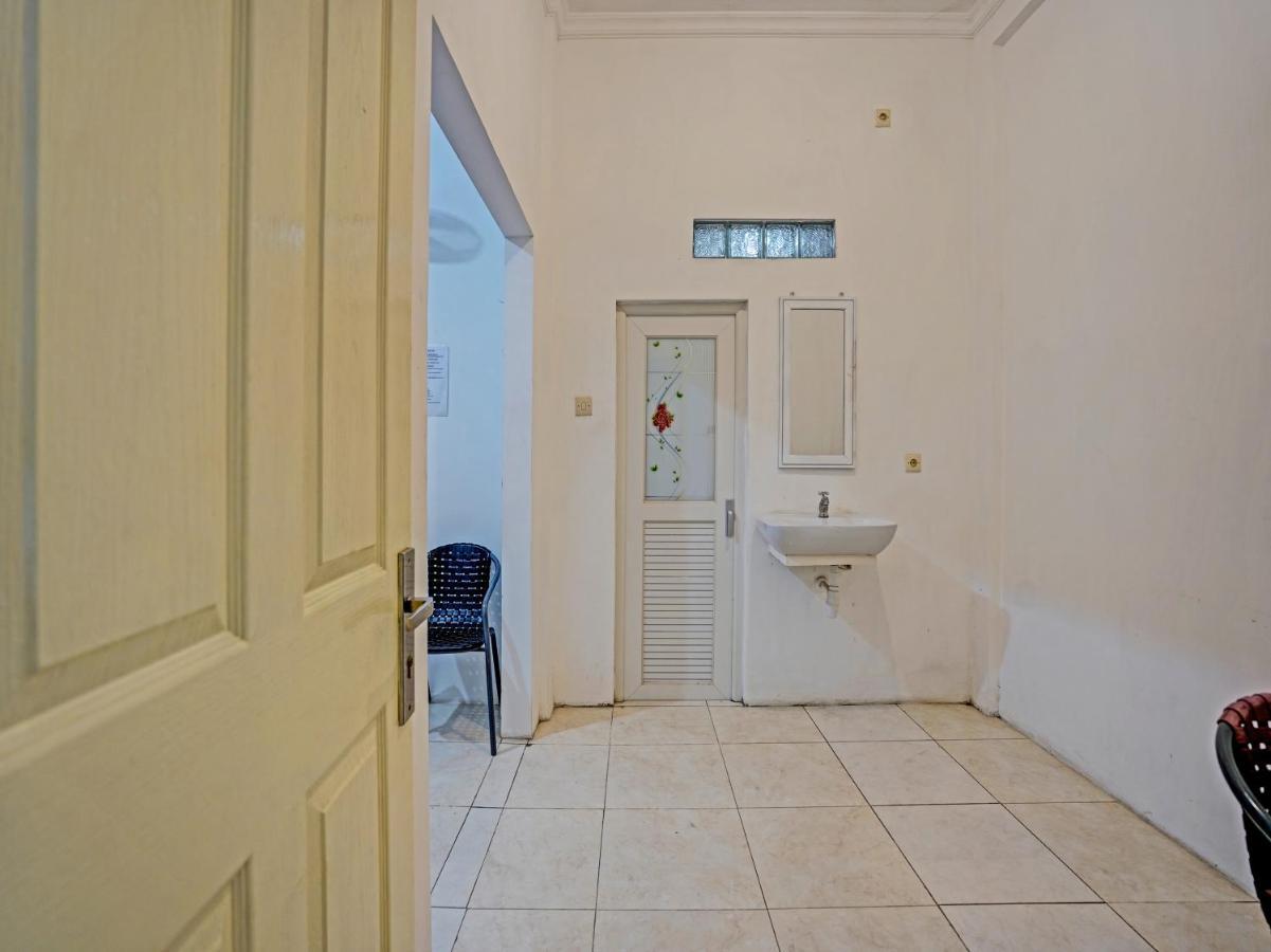 Oyo 90943 Mochi 88 Homestay Probolinggo Dış mekan fotoğraf