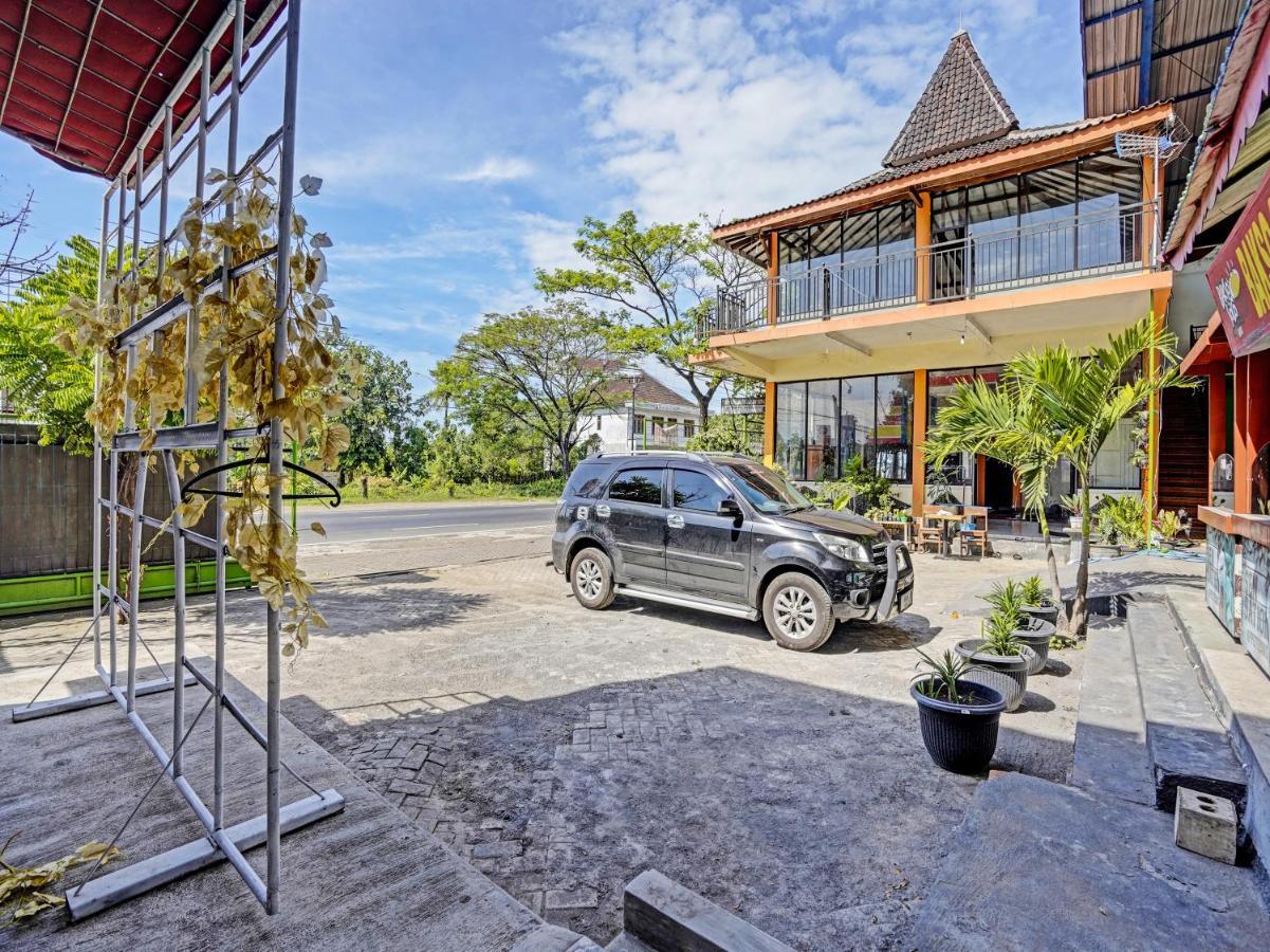 Oyo 90943 Mochi 88 Homestay Probolinggo Dış mekan fotoğraf